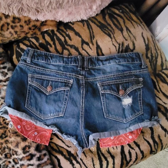 Rewash Shorts Exposed Pockets Distressed... sz 11 - Picture 3 of 3
